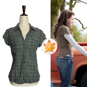 H&M Divided • Short Sleeve Green Plaid Snap Burton Top 10 ASO Bella Swan Alt